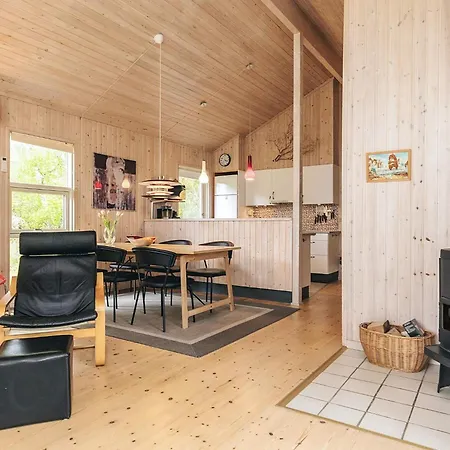 5 Star In Vaeggerlose Bøtø By
